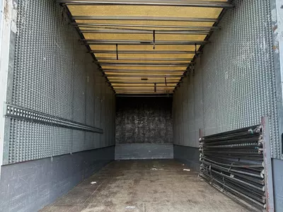 Грузовик с кузовом-фургоном Mercedes Antos 2027 4X2