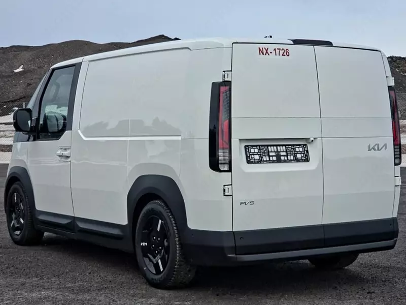 Электрический фургон Kia PV5 Earth