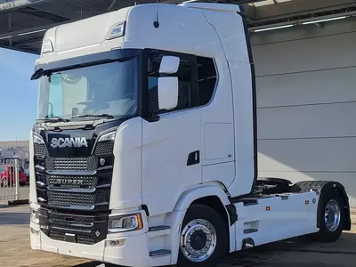 Тягач Scania S660