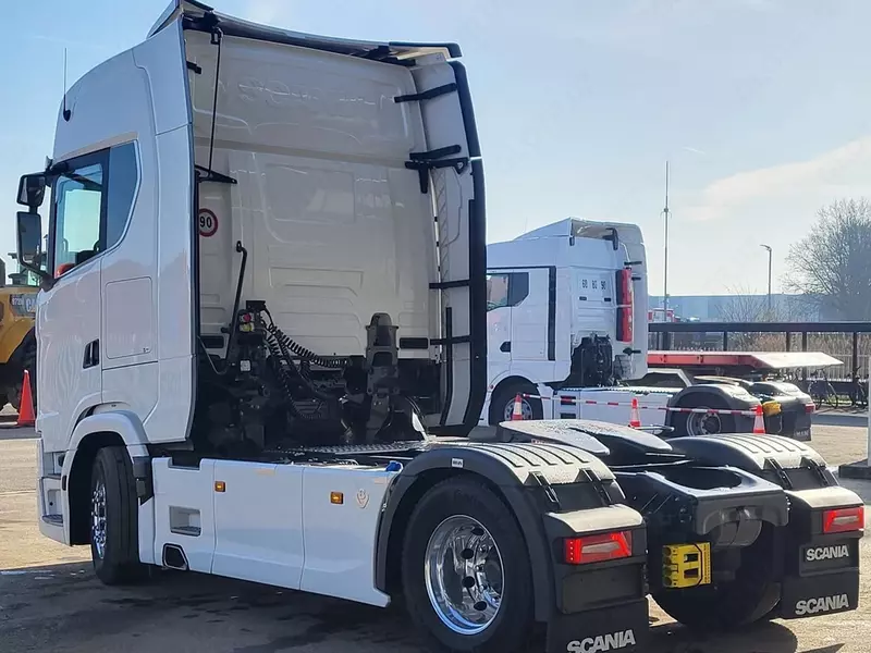 Тягач Scania S660
