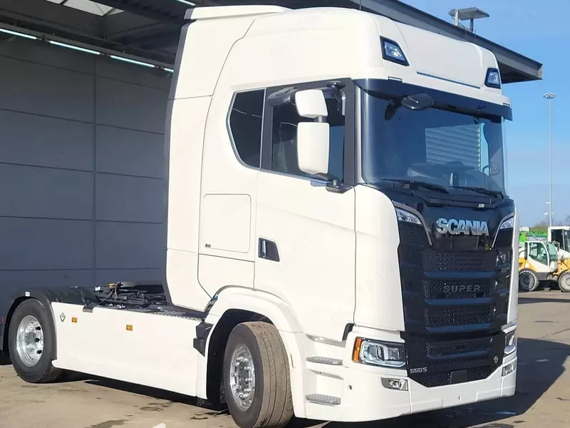 Тягач Scania S660