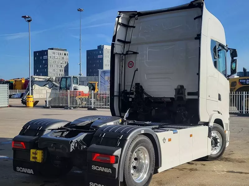 Тягач Scania S660