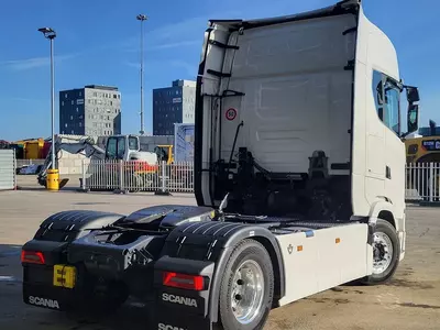 Тягач Scania S660