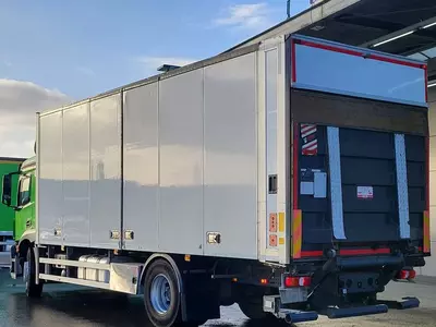 Mercedes Antos 1827 4X2 yuk mashinasi