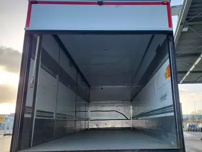 Mercedes Antos 1827 4X2 yuk mashinasi