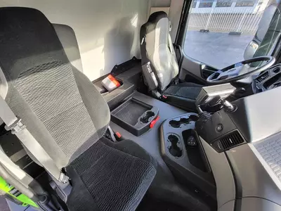 Mercedes Antos 1827 4X2 yuk mashinasi