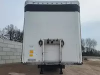   Yopiq yarim tirkama Schmitz SCB*S3T (91 m3)