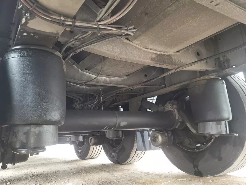 Yopiq yarim tirkama Schmitz SCB*S3T (91 m3)