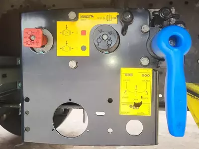 Yopiq yarim tirkama Schmitz SCB*S3T (91 m3)