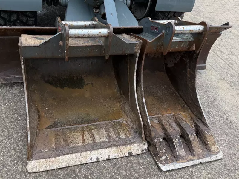 Колесные экскаватор WACKER NEUSON EW65