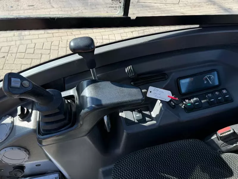 Гусеничные экскаватор Volvo ECR25D