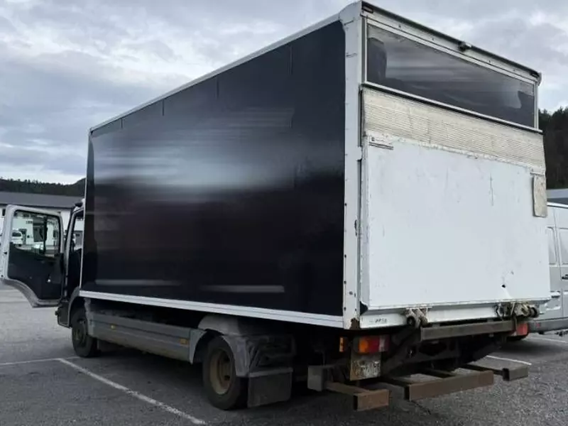 Грузовые фургоны Mercedes-Benz 818 L