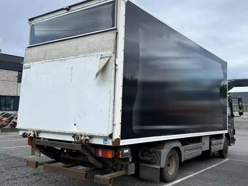 Грузовые фургоны Mercedes-Benz 818 L