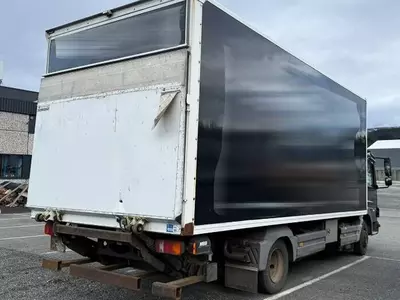 Грузовые фургоны Mercedes-Benz 818 L