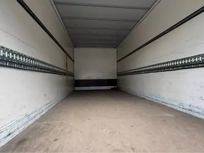 Грузовые фургоны Mercedes-Benz 818 L