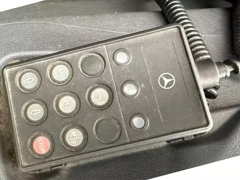 Грузовые фургоны Mercedes-Benz 818 L