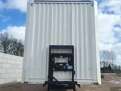 Закрытый полуприцеп Kässbohrer XS (92 m³)