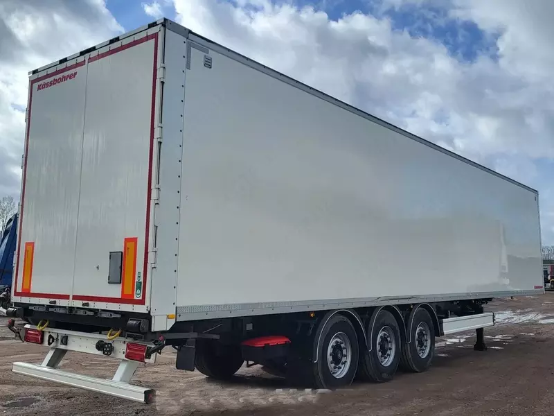 Закрытый полуприцеп Kässbohrer XS (92 m³)