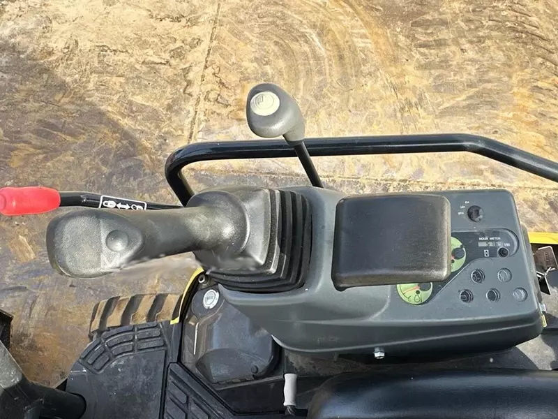 Мини-экскаватор Yanmar VIO17