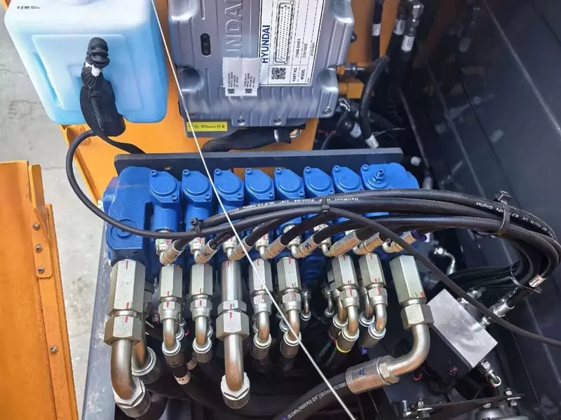 Yangi g‘ildirakli Hyundai HW60 ekskavatori (Xitoy)