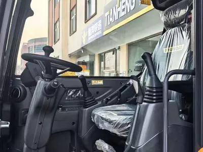 Yangi g‘ildirakli Hyundai HW60 ekskavatori (Xitoy)