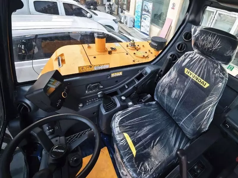 Yangi g‘ildirakli Hyundai HW60 ekskavatori (Xitoy)