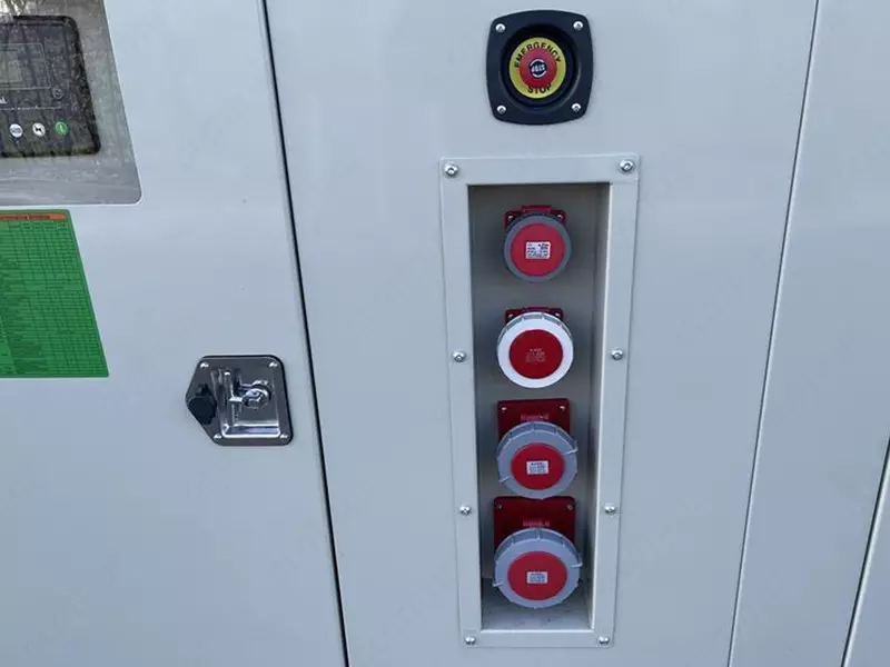 Cummins 220 kVA generatori