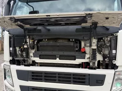 Volvo FM 370 D11 ochiq yon qutisi yuk mashinalari