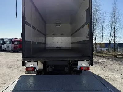 Volvo FM 370 D11 ochiq yon qutisi yuk mashinalari