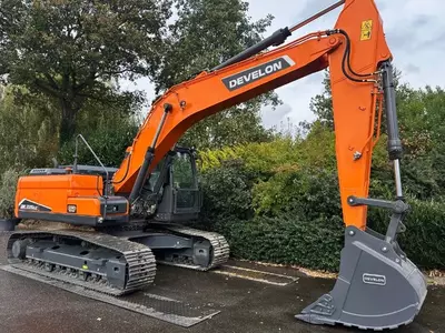 Гусеничный экскаватор Diversen Develon DX 225 LC-7M