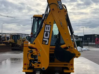 Экскаваторы-погрузчики JCB 3DX 4x4