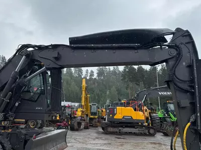 Гусеничный экскаватор Volvo EW 220 E Tunnel