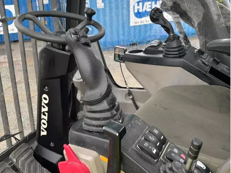 Гусеничный экскаватор Volvo EW 220 E Tunnel