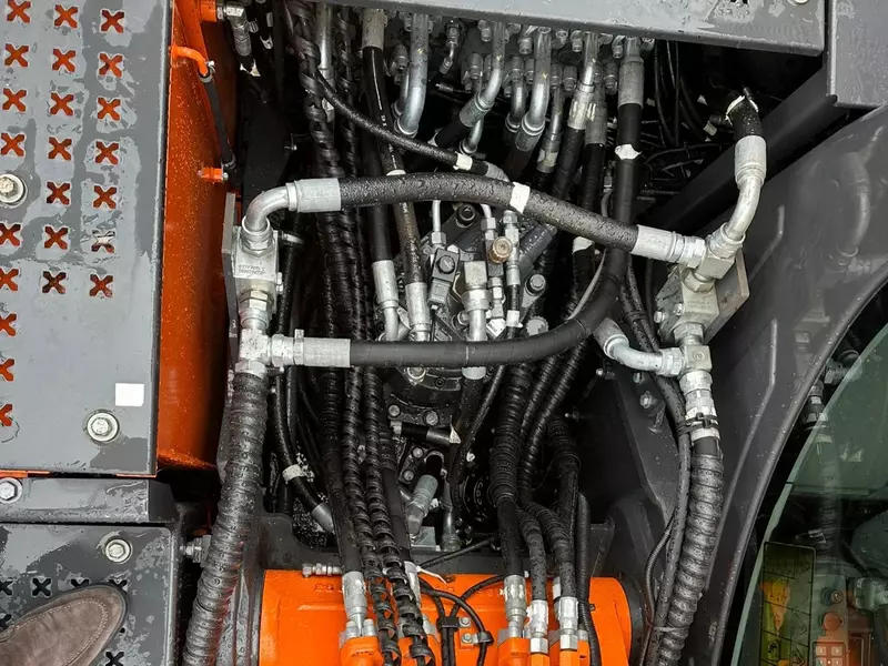 Колесный экскаватор Doosan DX190W-5