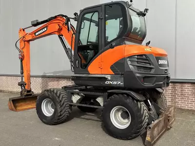 Doosan DX57 W-5 g‘ildirakli ekskavatori