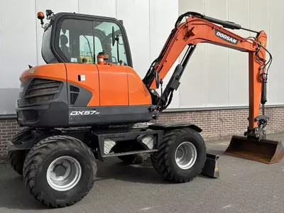 Doosan DX57 W-5 g‘ildirakli ekskavatori
