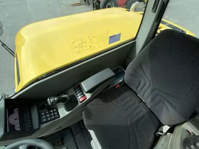 Колесные экскаватор Yanmar B95W