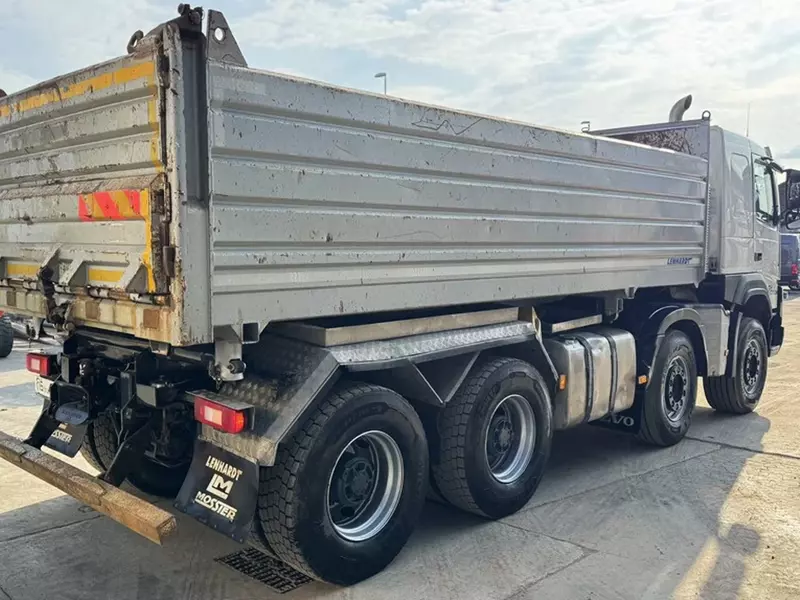 Самосвал Volvo FMX 500 8x4