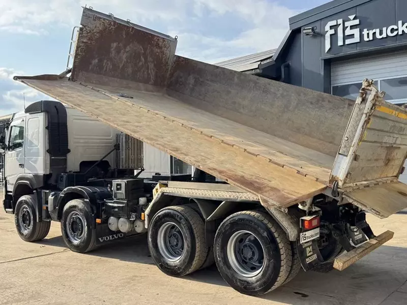 Самосвал Volvo FMX 500 8x4