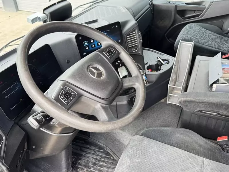 Самосвал Mercedes-Benz Arocs 3248 8X4