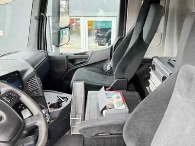 Самосвал Mercedes-Benz Arocs 3248 8X4