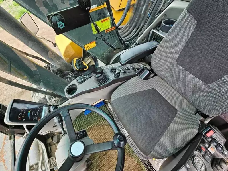 Колесный экскаватор Volvo EW 180 C