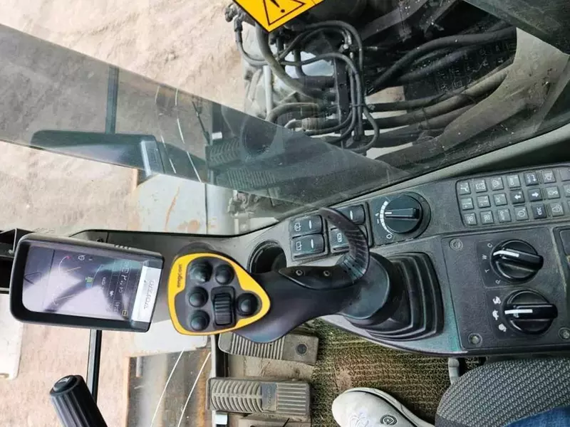 Колесный экскаватор Volvo EW 180 C