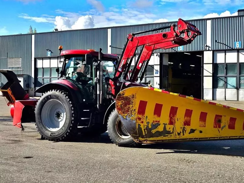 Колесный трактор Case IH Maxxum 140, AM Teho 2800, Leppä 260