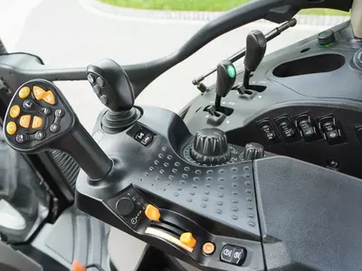 Колесный трактор Case IH Luxxum 100 / 2800 MTH