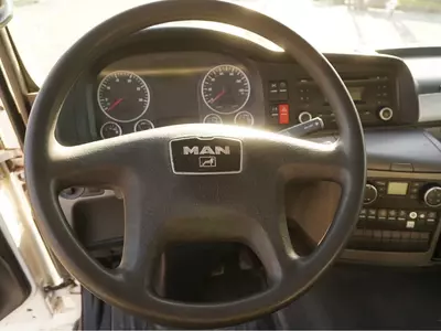 Автобетоносмеситель с насосом MAN TGS 32.400 8x4 / 426 МТХ / 18 метров