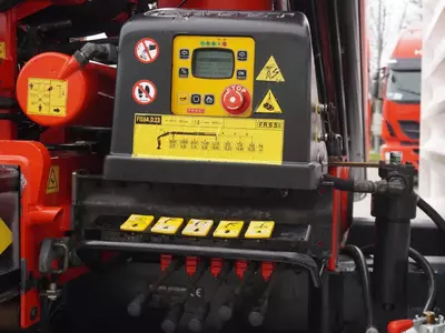 Iveco Stralis 19.310 / 2-сторонний самосвал / Fassi F155A.0.23 / с дистанционным управлением