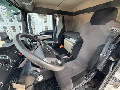 Самосвал MAN TGS 28.360