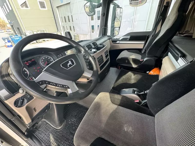 Самосвал MAN TGS 28.360