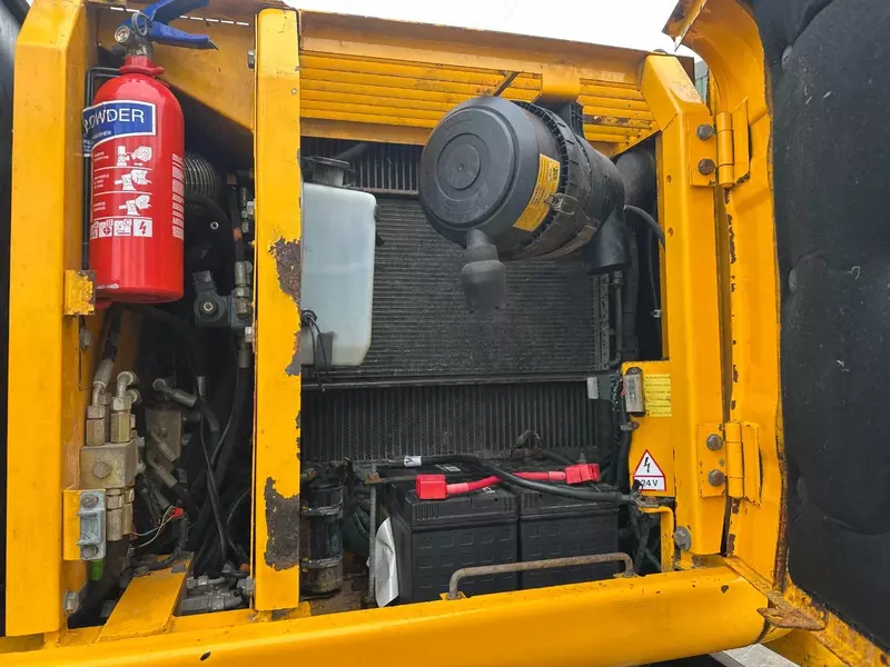 Колесный экскаватор JCB JS 145 W